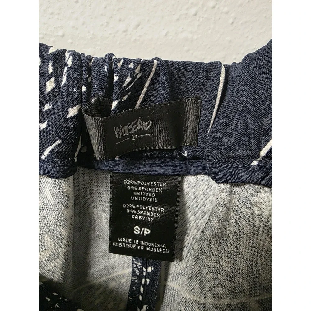 Mossimo‎ Women's Navy Blue Geometric Print Shorts Size S/P - Stretchy/Spandex